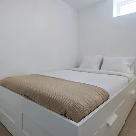 Estrela Escape 2 By Lovelystay *